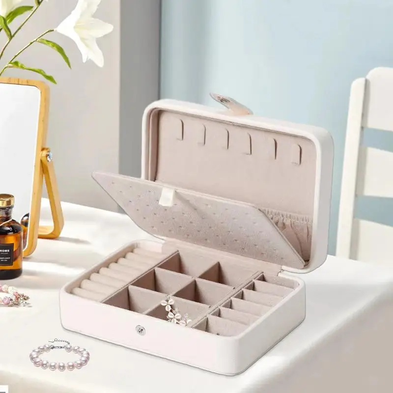 1pcs Double Layer Storage Box For Men And Women Large Capacity Leather Jewelry Box Travel Portable FlipLid Palm Christmas Gifts
1pcs Double Layer Storage Box For Men And Women Large Capacity Leather Jewelry Box Travel Portable FlipLid Palm Christmas Gifts