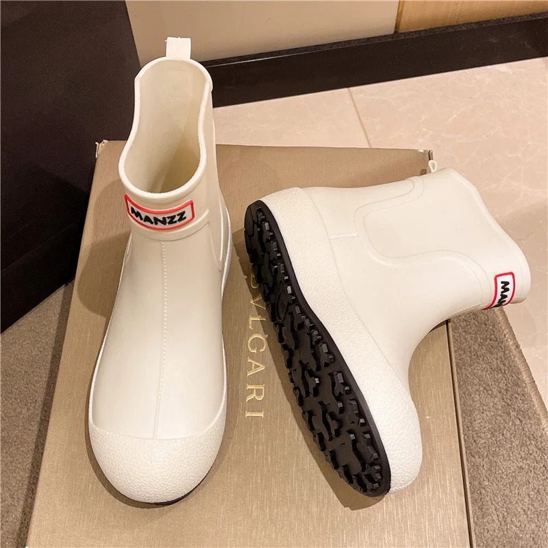 New Women Fashion Waterproof Rain Boots Wearing Work Sleeves Outside Men Rain Boots Comfortable Anti slip Fishing Shoes for Men
New Women Fashion Waterproof Rain Boots Wearing Work Sleeves Outside Men Rain Boots Comfortable Anti slip Fishing Shoes for Men