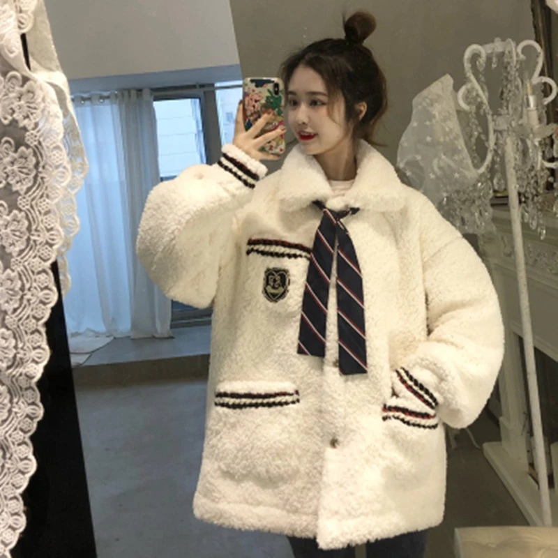 2023 women winter solid pockets Faux Lamb Fur Coat female Japanese Fashion Outwears lady JK Loose Warm coats Y2K
2023 women winter solid pockets Faux Lamb Fur Coat female Japanese Fashion Outwears lady JK Loose Warm coats Y2K