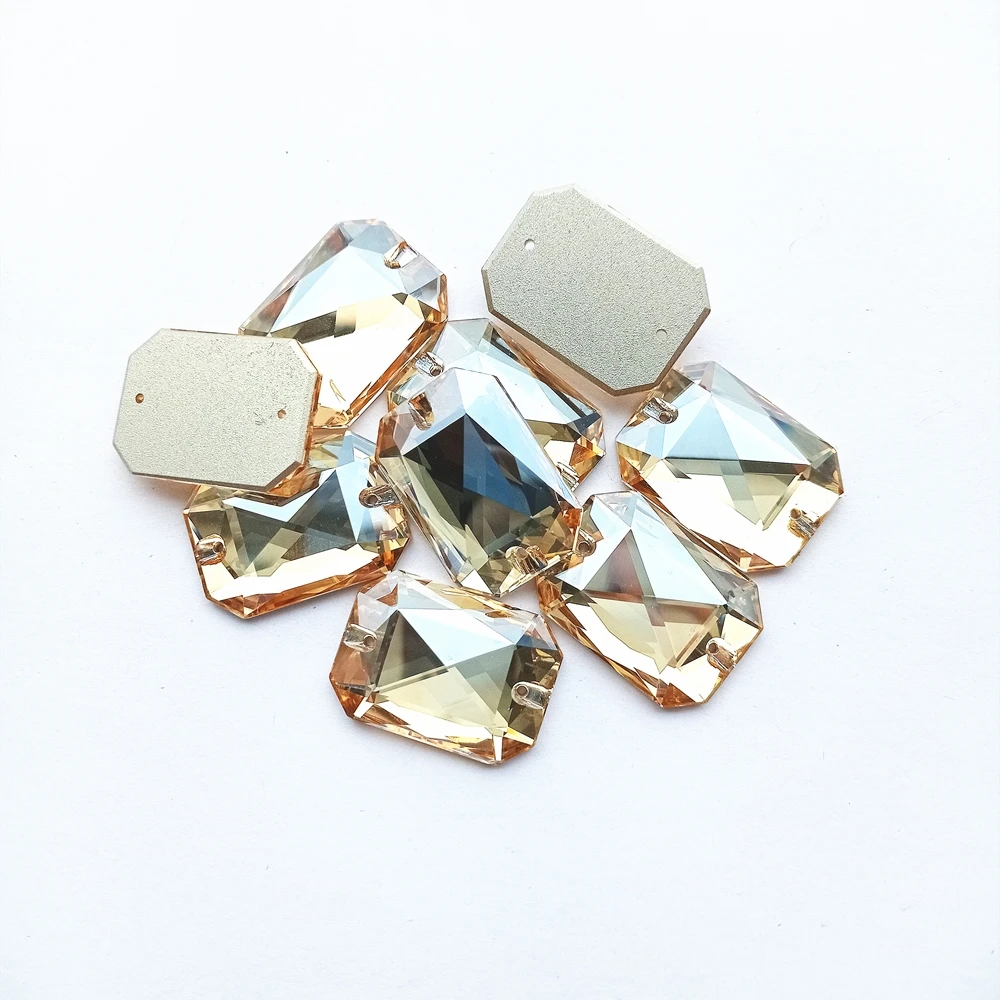 Rectangle Octagon High Quality Glass Sew On Rhinestones Emerald Cut Glitter Crystal AB Diamond for Sewing Clothes Decoration
Rectangle Octagon High Quality Glass Sew On Rhinestones Emerald Cut Glitter Crystal AB Diamond for Sewing Clothes Decoration