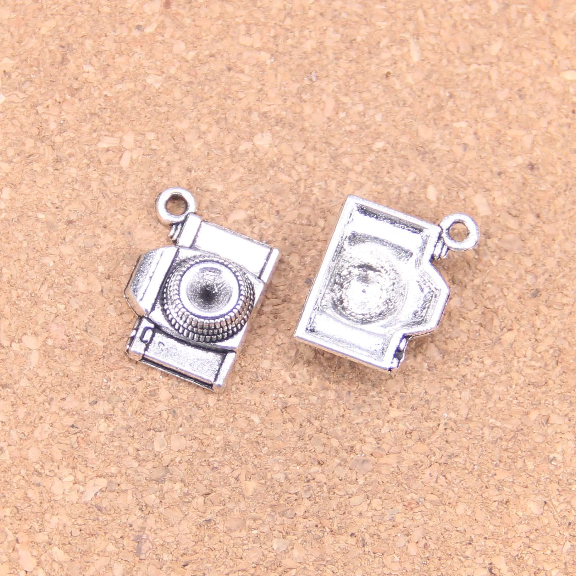 50pcs Charms retro camera 16x21x6mm Antique Pendants,Vintage Tibetan Silver Jewelry,DIY for bracelet necklace
50pcs Charms retro camera 16x21x6mm Antique Pendants,Vintage Tibetan Silver Jewelry,DIY for bracelet necklace
