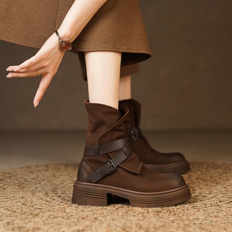 2022 Brand Design Fashion Women Ankle Boots Retro Style Buckle Genuine Leather Thick Heels Shoes Woman Autumn Winter Newest PU
2022 Brand Design Fashion Women Ankle Boots Retro Style Buckle Genuine Leather Thick Heels Shoes Woman Autumn Winter Newest PU