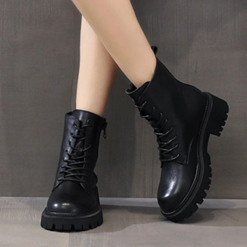 2023 Autumn/Winter New Fashion Boots Round Toe Thick Sole Anti Slip Cross Strap Side Zipper Warm Women's Flat Short Boots
2023 Autumn/Winter New Fashion Boots Round Toe Thick Sole Anti Slip Cross Strap Side Zipper Warm Women's Flat Short Boots