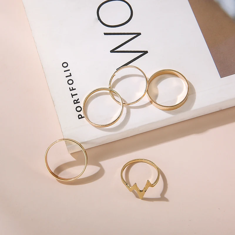 Minimalist Geometric Jewelry Wave Mount Gold/Silver Rings for Woman Fashion Retro Finger Ring Gift Party Mental Звенеть
Minimalist Geometric Jewelry Wave Mount Gold/Silver Rings for Woman Fashion Retro Finger Ring Gift Party Mental Звенеть