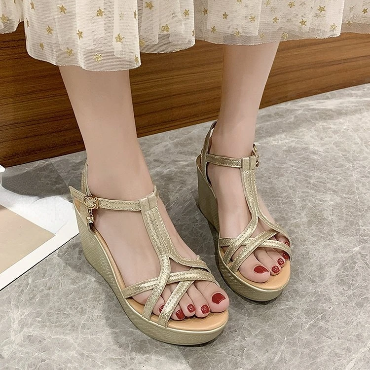 New Brand Comfortable Walking Fashion Black Versatile Casual Platform High Heels Wedges Women Summer Ladies Sandals
New Brand Comfortable Walking Fashion Black Versatile Casual Platform High Heels Wedges Women Summer Ladies Sandals