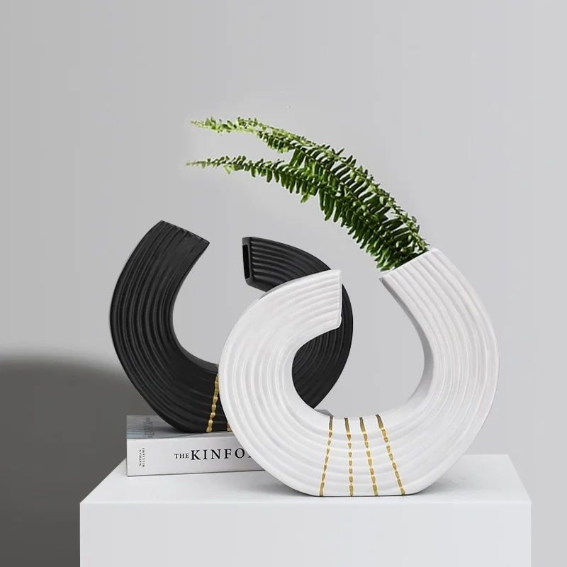 Nordic minimalist creative abstract decoration white black simple modern style living room TV cabinet ceramic small decoration
Nordic minimalist creative abstract decoration white black simple modern style living room TV cabinet ceramic small decoration
