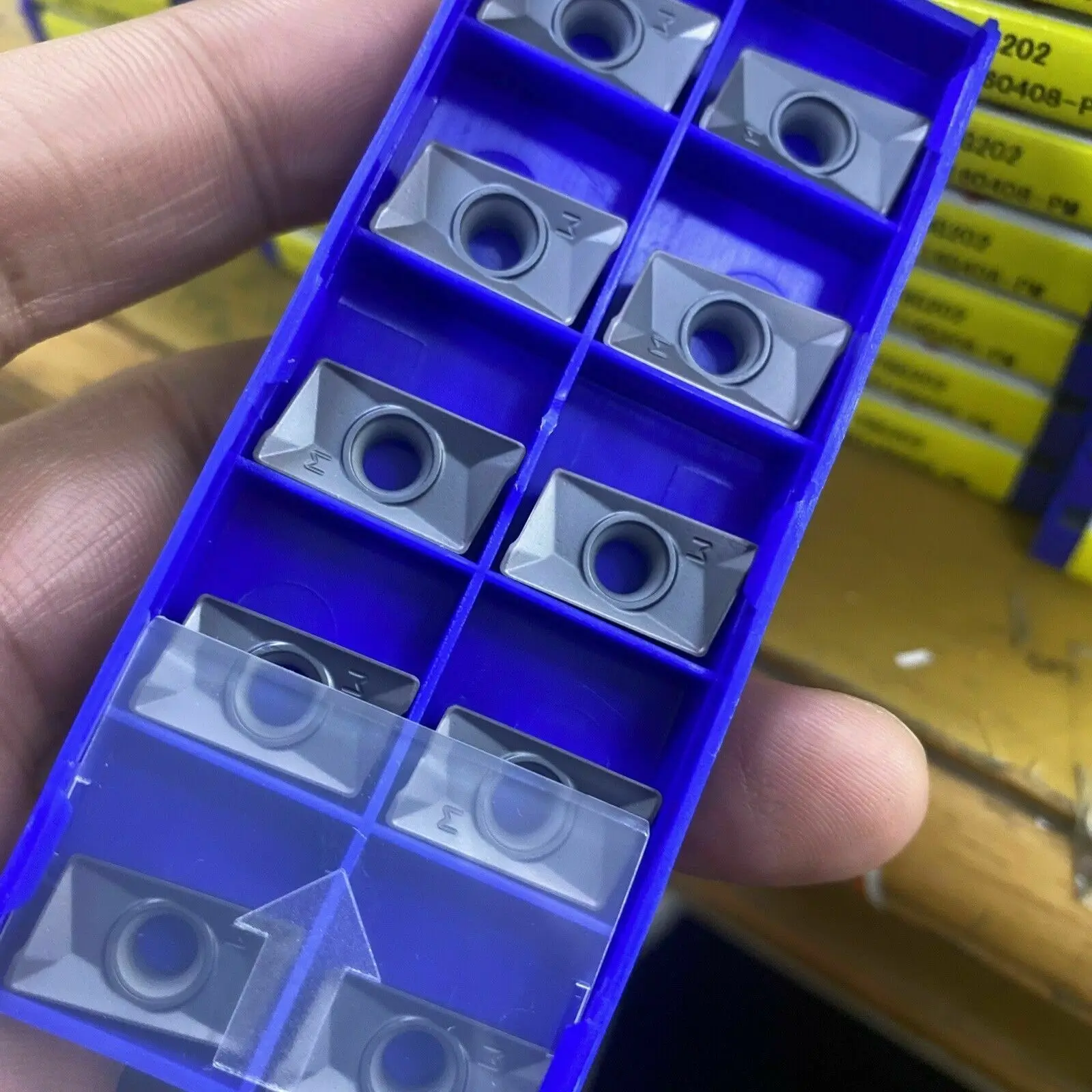 10pcs Carbide turning inserts APKT160408-PM YBG202 APKT160408 PM YBG202 Miliing cutter APKT160408 Carbide Inserts Milling Cutter
10pcs Carbide turning inserts APKT160408-PM YBG202 APKT160408 PM YBG202 Miliing cutter APKT160408 Carbide Inserts Milling Cutter