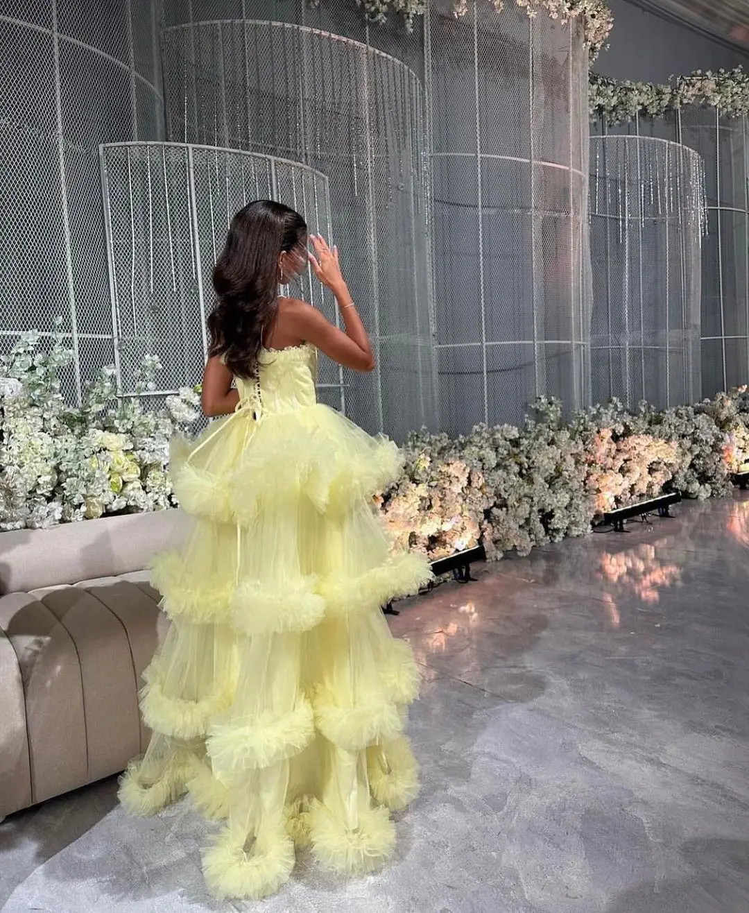 Vintage Yellow Tulle Sleeveless Prom Dresses Spaghetti Strapless Ruffles Floor Length Formal Party Dresses Zipper Back
Vintage Yellow Tulle Sleeveless Prom Dresses Spaghetti Strapless Ruffles Floor Length Formal Party Dresses Zipper Back