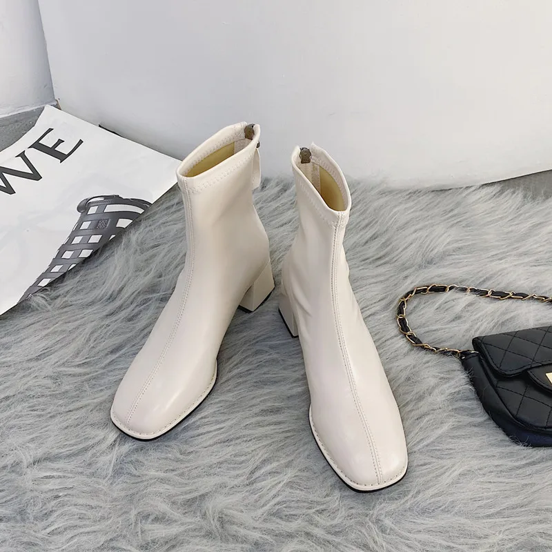 Martin Boots Female British Style 2022 Spring and Autumn Single Boots Square Toe Thick Heel Net Red Thin High Heels Short Boots
Martin Boots Female British Style 2022 Spring and Autumn Single Boots Square Toe Thick Heel Net Red Thin High Heels Short Boots