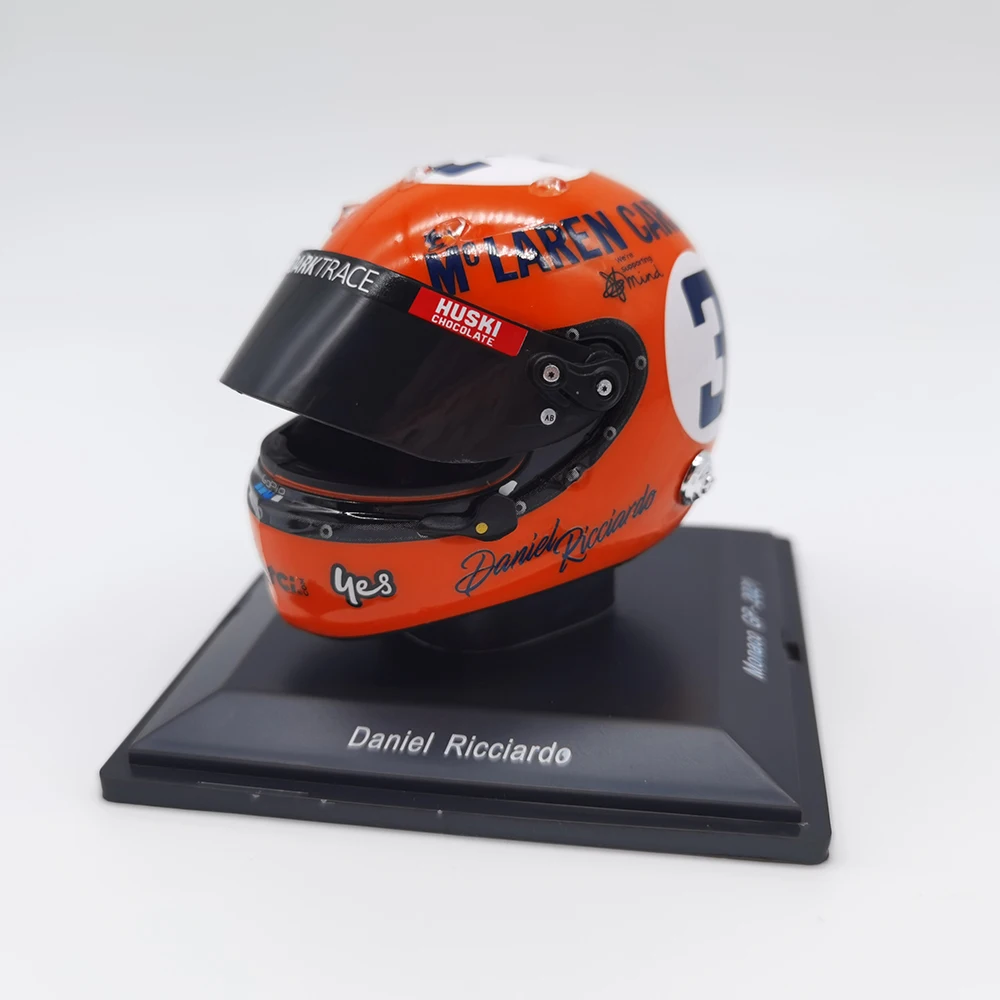 F1 racing model ornaments 1:5 helmet model Spark McLaren Ricardo 2021 MCL35M Monaco
F1 racing model ornaments 1:5 helmet model Spark McLaren Ricardo 2021 MCL35M Monaco