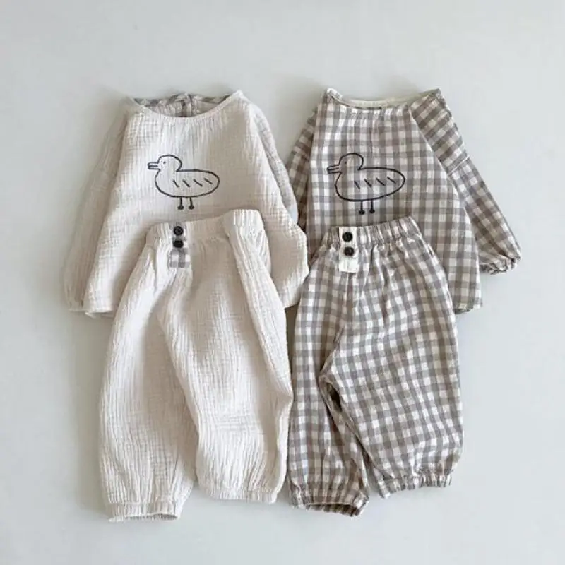 Spring Summer New Baby Cotton Linen Clothes Set Boys And Girls T Shirt + Pants 2pcs Cute Cartoon Little Duck Set Newborn Outfits
Spring Summer New Baby Cotton Linen Clothes Set Boys And Girls T Shirt + Pants 2pcs Cute Cartoon Little Duck Set Newborn Outfits