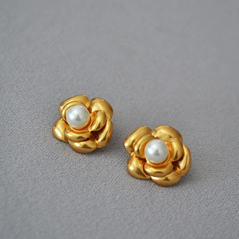 18K Gold Plated Brass Vintage Pearl Earrings Buckle Earrings dangle hoop Earrings
18K Gold Plated Brass Vintage Pearl Earrings Buckle Earrings dangle hoop Earrings
