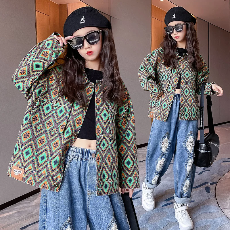 Girls 2022 spring new children's fashion national trend cool fried street net red fashionable color denim jacket
Girls 2022 spring new children's fashion national trend cool fried street net red fashionable color denim jacket