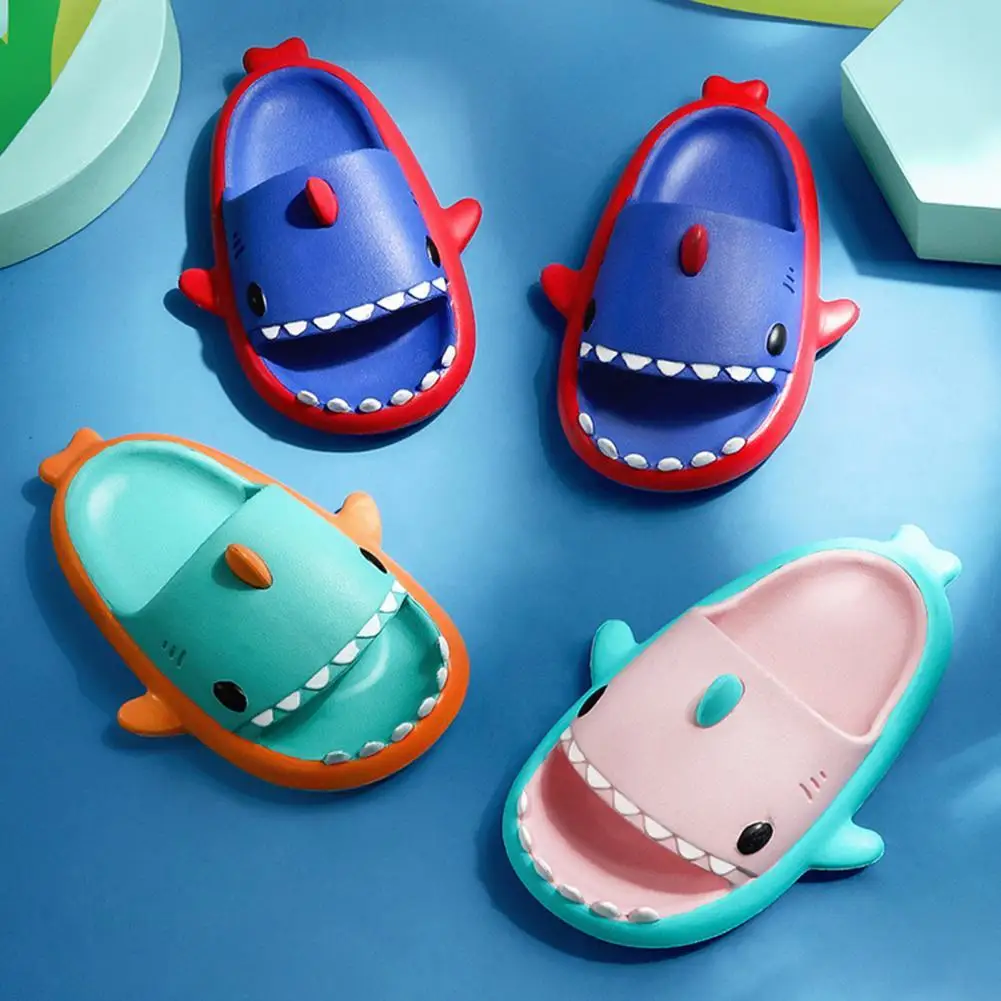 1 Pair Three-dimensional Baby Shoe Shark Design Lovely Children Sandal Beach Slipper for Summer
1 Pair Three-dimensional Baby Shoe Shark Design Lovely Children Sandal Beach Slipper for Summer