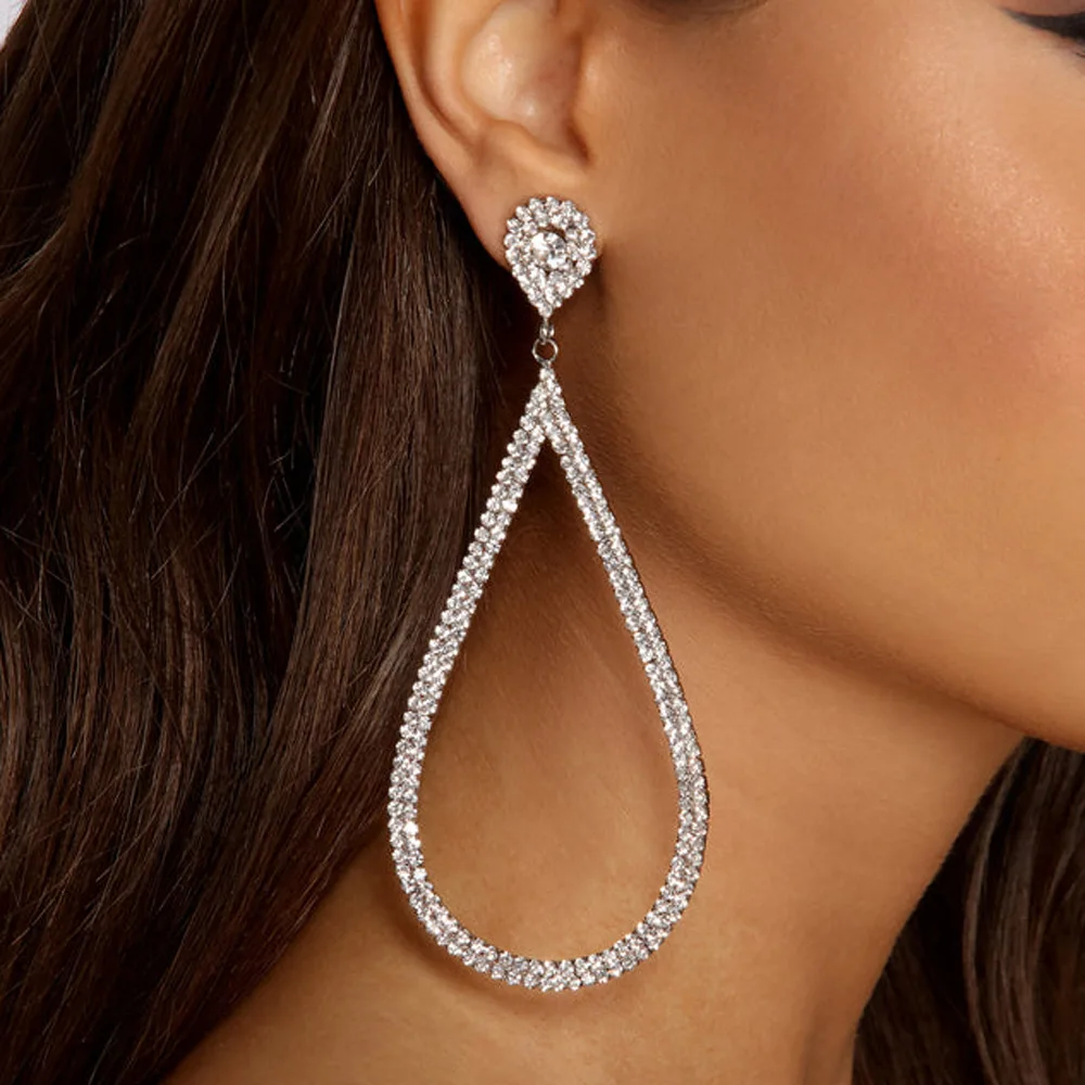 The New Europe and the United States is Hollow-Out Teardrop-Shaped Big Earrings Joker Set Auger Geometric Claw Chain Jewelry
The New Europe and the United States is Hollow-Out Teardrop-Shaped Big Earrings Joker Set Auger Geometric Claw Chain Jewelry