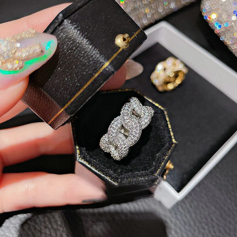 Vintage 18k Gold Full Diamond Rings Luxury Original Designer Cuban Punk Rings AAA Zircon Jewelry For Wedding
Vintage 18k Gold Full Diamond Rings Luxury Original Designer Cuban Punk Rings AAA Zircon Jewelry For Wedding