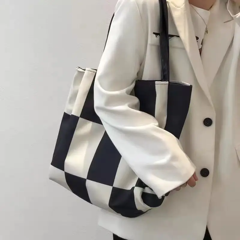 Большая вместительная клетчатая Холщовая Сумка через плечо для женщин
Большая вместительная клетчатая Холщовая Сумка через плечо для женщин