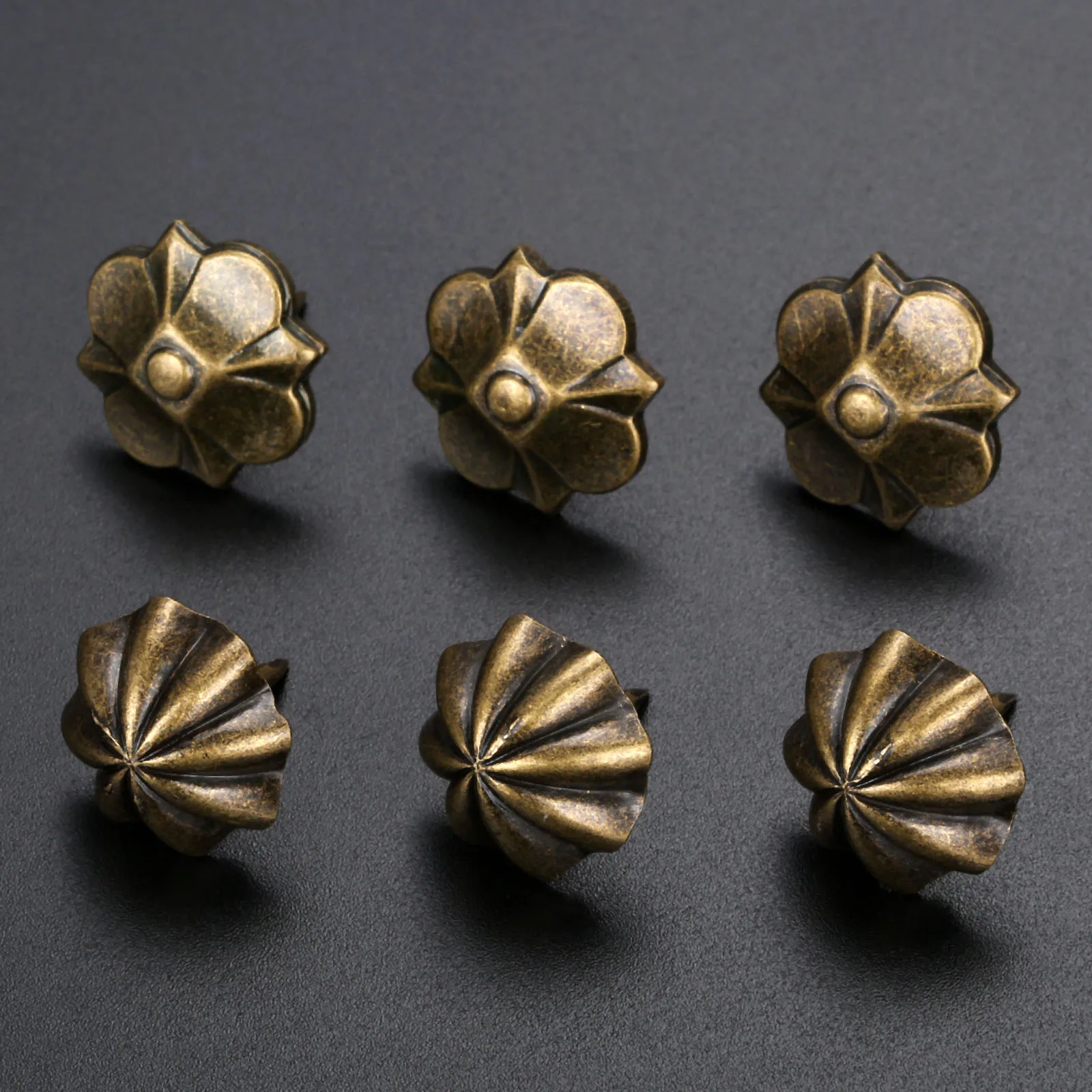 50Pcs Vintage Upholstery Nails Four-leaf Clover Umbrella Nails Decorative Tacks Stud Wooden Box Case Furniture Nails Pushpin
50Pcs Vintage Upholstery Nails Four-leaf Clover Umbrella Nails Decorative Tacks Stud Wooden Box Case Furniture Nails Pushpin