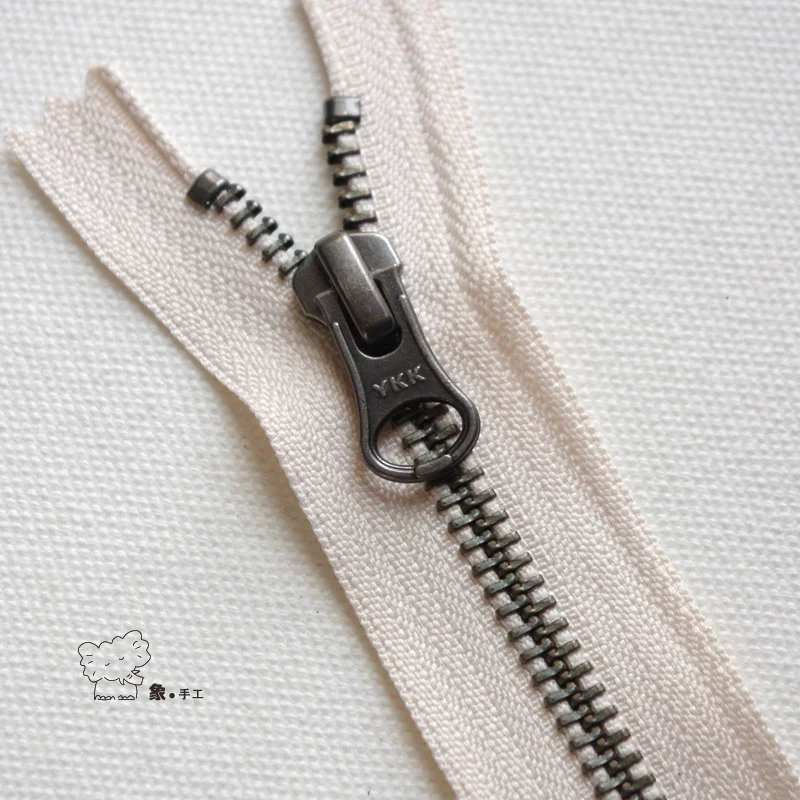 25cm Manual Diy Leather Bag Leather Boots Pocket Accessories YKK5 Antique Silver Anti-skid Metal Zipper Repair Kit
25cm Manual Diy Leather Bag Leather Boots Pocket Accessories YKK5 Antique Silver Anti-skid Metal Zipper Repair Kit