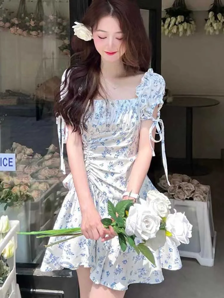 Floral Sweet Puff Sleeves Women's Dress Flods Belt Mini Dresses for Women A Line French Beach Robes Fashion New Woman Clothes
Floral Sweet Puff Sleeves Women's Dress Flods Belt Mini Dresses for Women A Line French Beach Robes Fashion New Woman Clothes