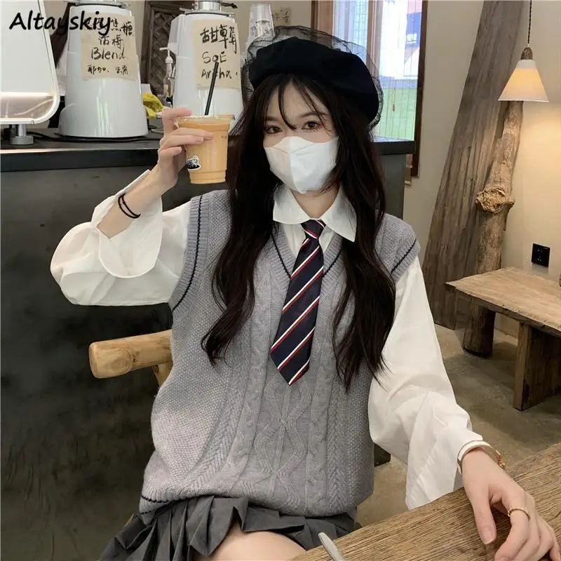 Preppy Style Vests Women Stylish Chic Ulzzang All-match Streetwear Casual Classic V-neck Knitting Tops Patchwork Retro Korean
Preppy Style Vests Women Stylish Chic Ulzzang All-match Streetwear Casual Classic V-neck Knitting Tops Patchwork Retro Korean