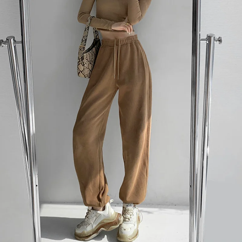 Бархатные зимние спортивные брюки, женские модные теплые брюки 2021, уличная одежда с высокой талией, повседневные черные брюки оверсайз, ...
Бархатные зимние спортивные брюки, женские модные теплые брюки 2021, уличная одежда с высокой талией, повседневные черные брюки оверсайз, ...