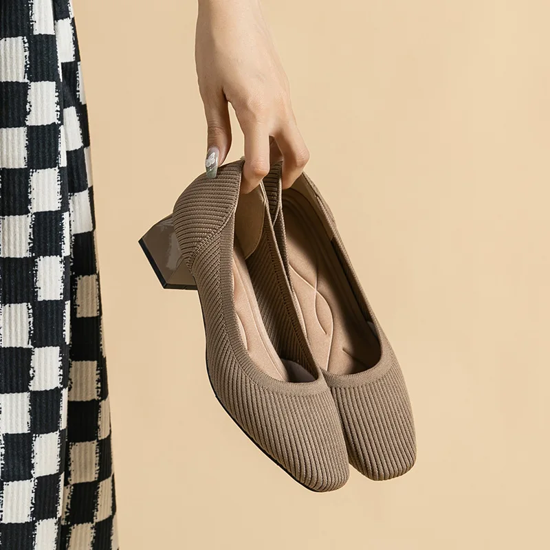 Women shoes Large high-heeled shoes 2023 Spring and autumn new square head thick heel knitting fashion breathable anti-skid be
Women shoes Large high-heeled shoes 2023 Spring and autumn new square head thick heel knitting fashion breathable anti-skid be