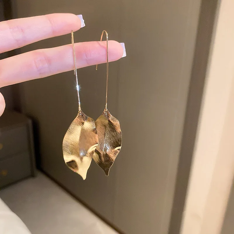 Bling Bling Gold Color Leaf Pendant Earrings For Women Full Rhinestone Geometric Square Dangle Earrings Party
Bling Bling Gold Color Leaf Pendant Earrings For Women Full Rhinestone Geometric Square Dangle Earrings Party