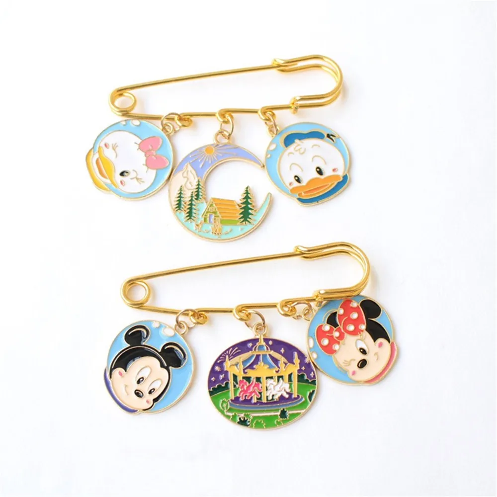Cute Mickey Minnie Lapel Pin Fashion Clothing Accessory Creative Metal Brooch Kawaii Daisy Donald Duck Badge Jewelry
Cute Mickey Minnie Lapel Pin Fashion Clothing Accessory Creative Metal Brooch Kawaii Daisy Donald Duck Badge Jewelry