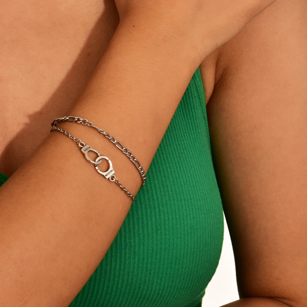 Creative Handcuffs Bracelets For Women Hip Hop Ladies Personality Wrist Accessories Jewelry Wholesale Manufacturers Direct Sales
Creative Handcuffs Bracelets For Women Hip Hop Ladies Personality Wrist Accessories Jewelry Wholesale Manufacturers Direct Sales