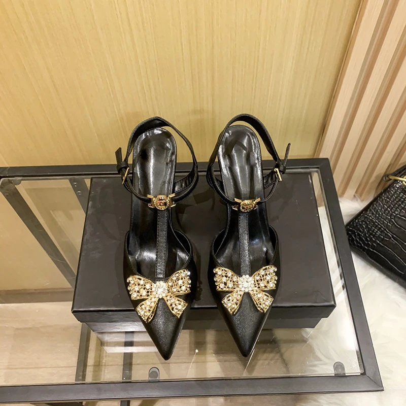 Brand Rhinestone Bownot/metal Buckle Sandals Women's Summer New Shallow Mouth Outdoor Fashion Sexy Pointy Thin Heel Sandals
Brand Rhinestone Bownot/metal Buckle Sandals Women's Summer New Shallow Mouth Outdoor Fashion Sexy Pointy Thin Heel Sandals