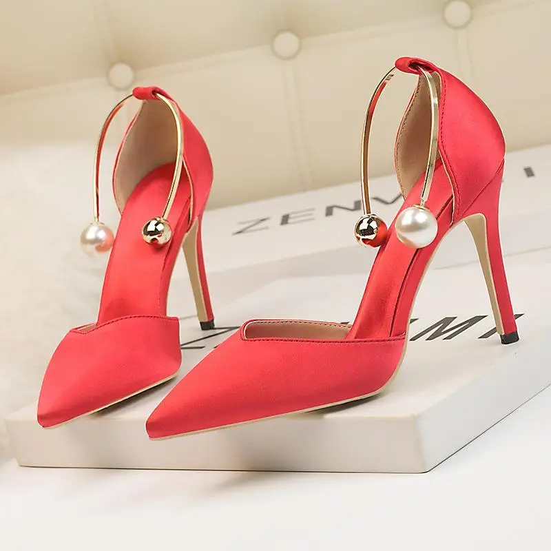 Luxury Women Sandals 10cm High Heel Fashion Women Shoes Silk Satin Hollow Pointed Toe Metal Word Strap Sandals 2023 Summer New
Luxury Women Sandals 10cm High Heel Fashion Women Shoes Silk Satin Hollow Pointed Toe Metal Word Strap Sandals 2023 Summer New