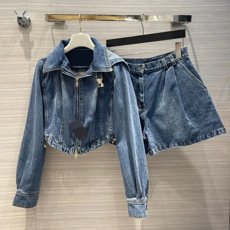 Luxury Hooded Long Sleeve Jean Jacket High Waist Shorts Two Piece Sets 2022 Spring Summer High Quality Women Casual Denim Suits
Luxury Hooded Long Sleeve Jean Jacket High Waist Shorts Two Piece Sets 2022 Spring Summer High Quality Women Casual Denim Suits