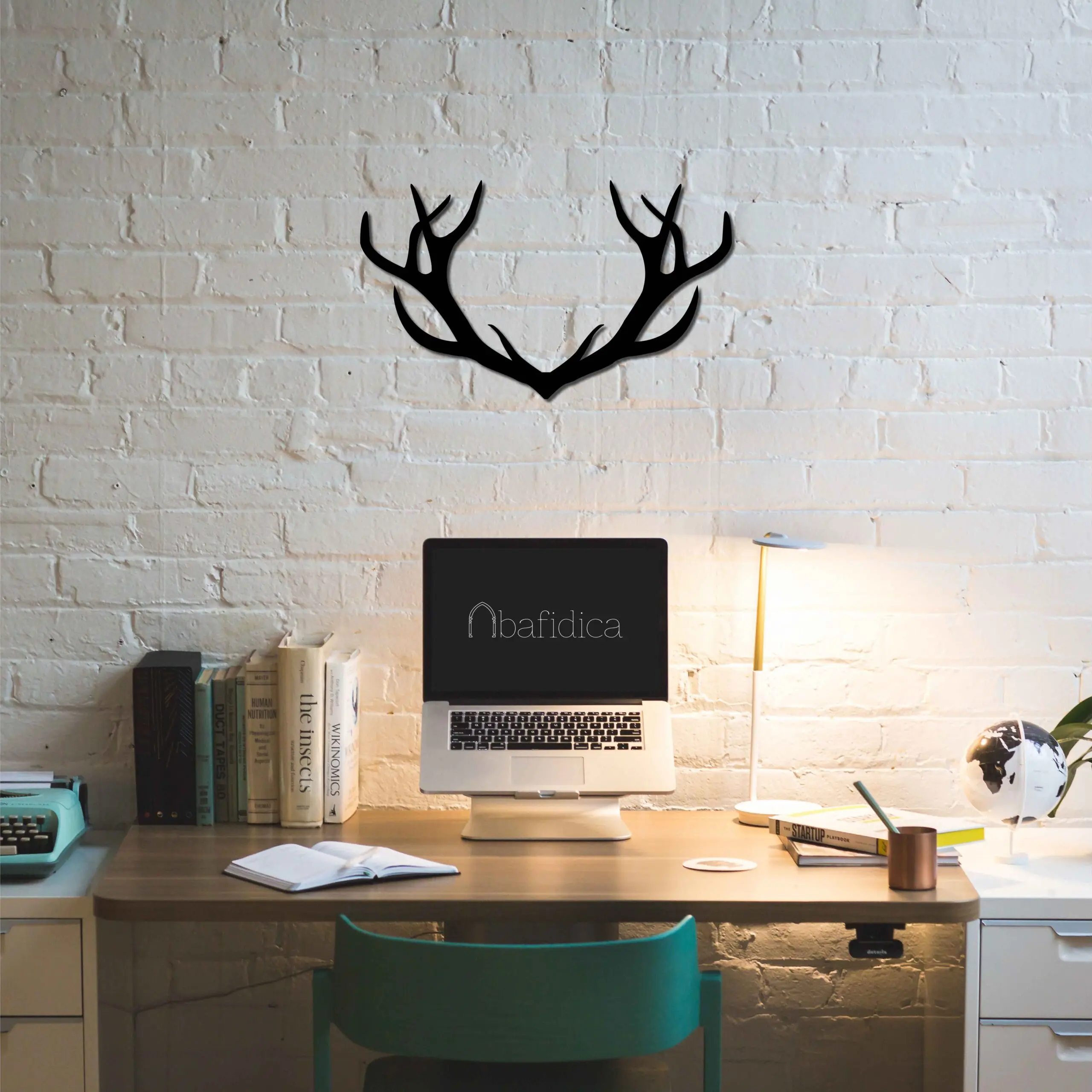 Antler Deer Head throat Hanging Ornament Metal Wall Art Home Decor Interior Office Decoration Gifts
Antler Deer Head throat Hanging Ornament Metal Wall Art Home Decor Interior Office Decoration Gifts