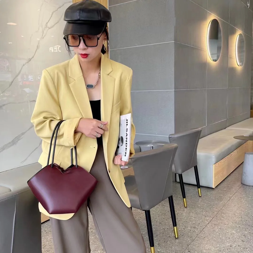 Love Shape All-match Green Burgundy Color Bucket Tote Bag Cowhide Leather Hit Color Handle Handbag for Women Shoulder Bag
Love Shape All-match Green Burgundy Color Bucket Tote Bag Cowhide Leather Hit Color Handle Handbag for Women Shoulder Bag