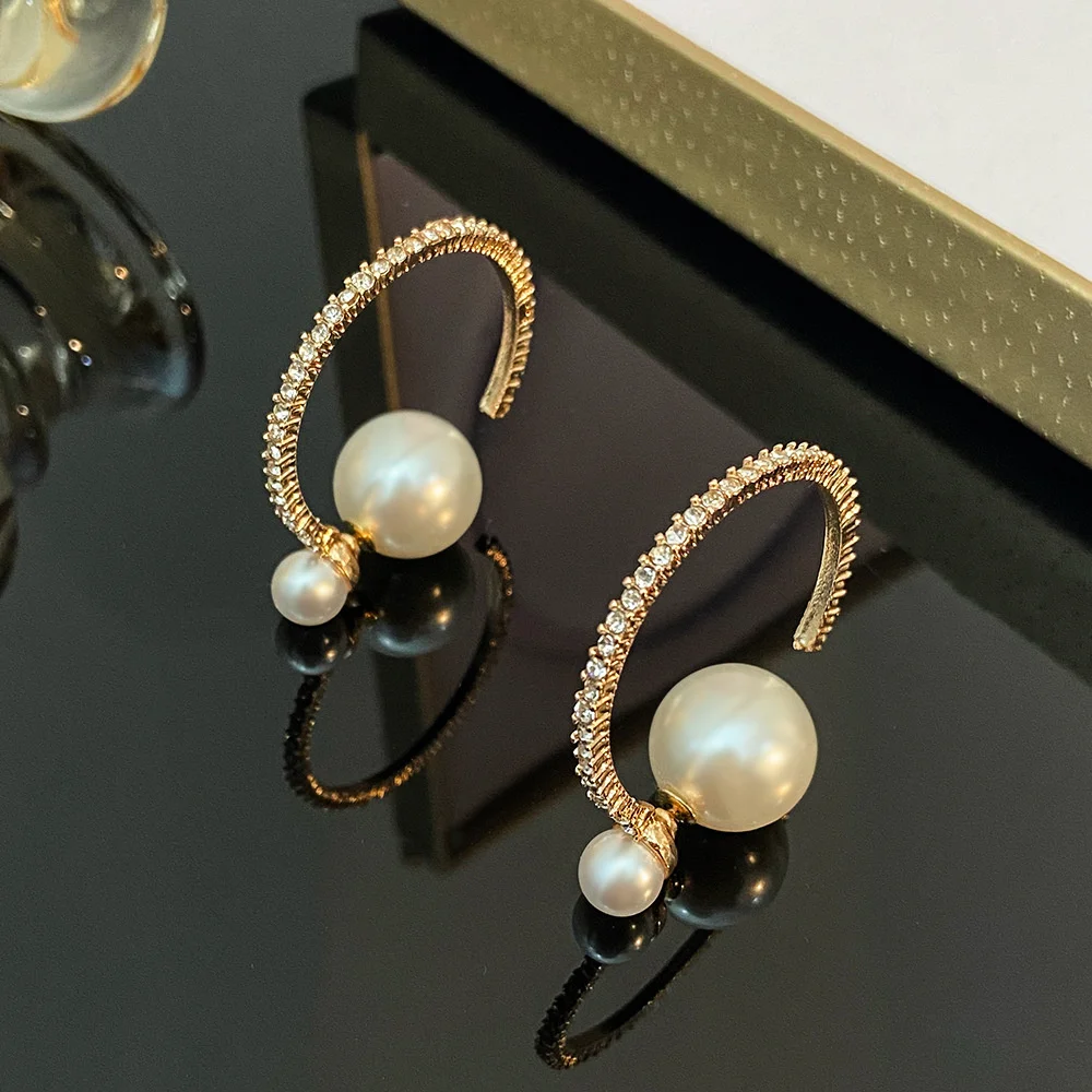 Exaggerated Diamond Pearl Earrings Women's Fashion Korean Luxury Geometric Big Earrings Micro Paved Zircon Stud Earring 2023
Exaggerated Diamond Pearl Earrings Women's Fashion Korean Luxury Geometric Big Earrings Micro Paved Zircon Stud Earring 2023