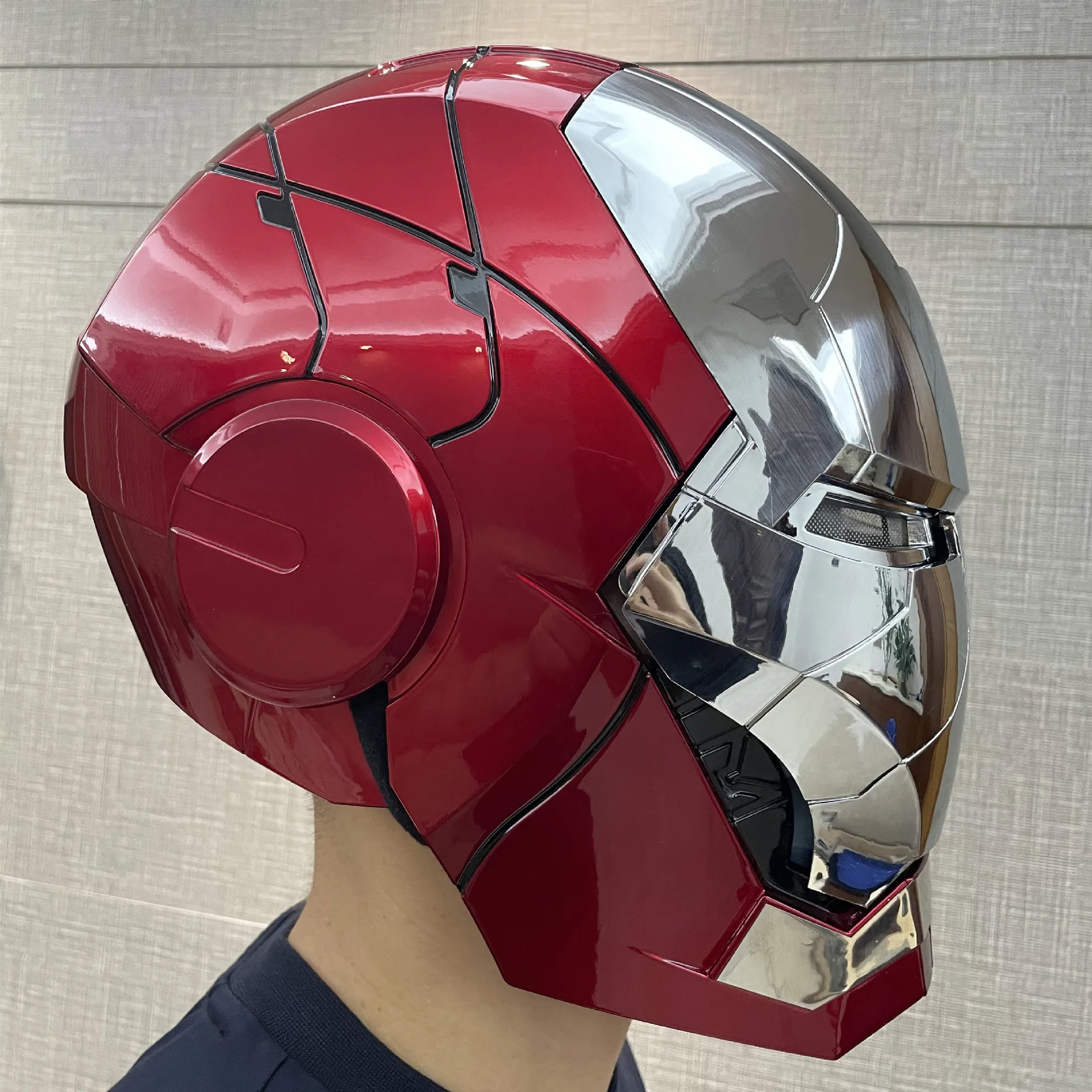 Factory price super man 1\1 Iron-man Helmet MK5 COSPLAY Automatic opening and closing Voice control
Factory price super man 1\1 Iron-man Helmet MK5 COSPLAY Automatic opening and closing Voice control