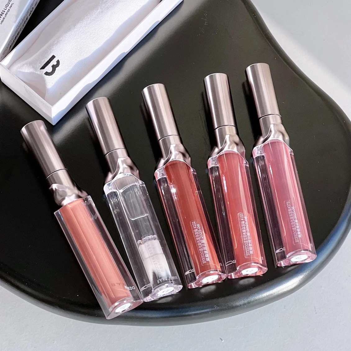 

Makeup Auburn Lip Gloss Moisturize Transpare Liquid Lipstick Gloss Bomb 6g Universal Lip Luminizer Glitter Plump High-shine