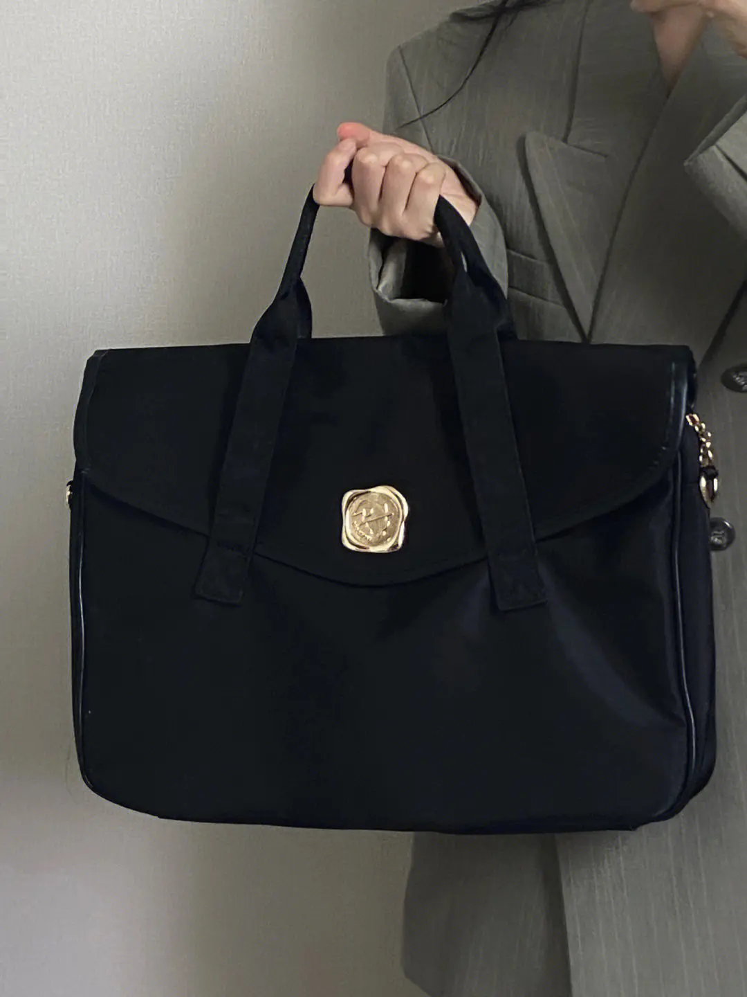 Commuting Class Canvas 14.6 "Computer Bag Female 2023 New Large Capacity Handbag College Style Shoulder Bag
Commuting Class Canvas 14.6 "Computer Bag Female 2023 New Large Capacity Handbag College Style Shoulder Bag