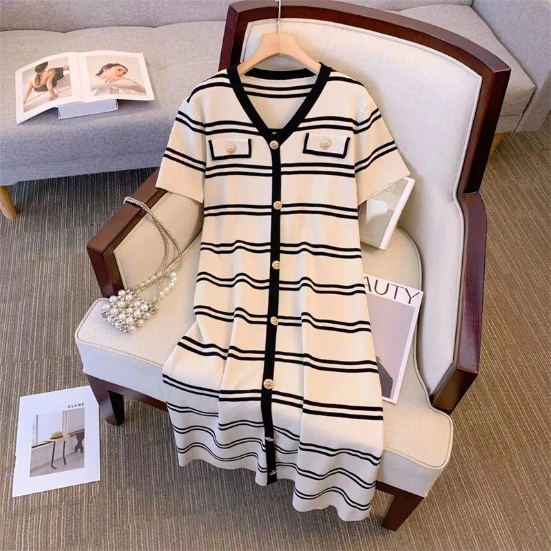 Korean Women's Knitted Long Dress Chic Buttons Striped V-Neck Casual Summer Elegant Office Lady Midi Bodycon Sweater Dress P988
Korean Women's Knitted Long Dress Chic Buttons Striped V-Neck Casual Summer Elegant Office Lady Midi Bodycon Sweater Dress P988