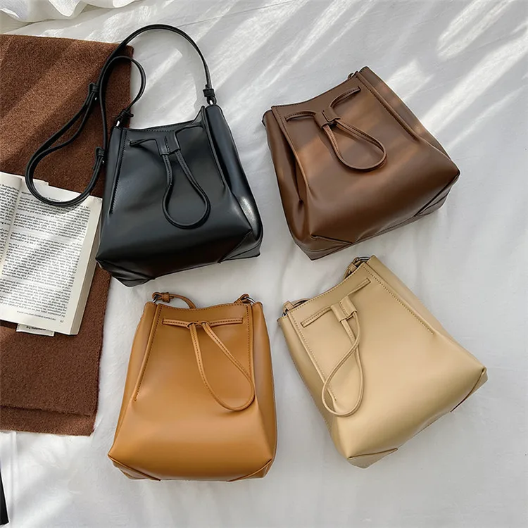 String Shoulder Bag Female Casual Square Flap Bag Boho Solid PU Leather Crossbody Bag Drawstring Bucket Phone Purse Shoulder Bag
String Shoulder Bag Female Casual Square Flap Bag Boho Solid PU Leather Crossbody Bag Drawstring Bucket Phone Purse Shoulder Bag