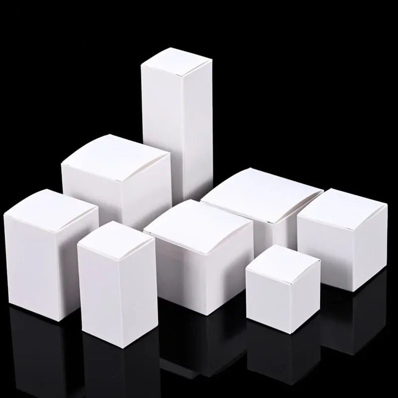 Квадратные картонные подарочные коробки белые 50 шт
Квадратные картонные подарочные коробки белые 50 шт