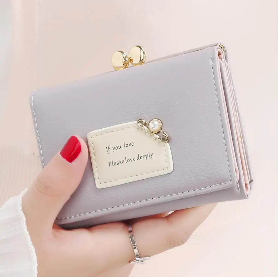 Women Wallets Female Short Design Fashion Three Fold Purse Simple Cute Student Clutch Card Holder Coin Purse Wallets for Women
Women Wallets Female Short Design Fashion Three Fold Purse Simple Cute Student Clutch Card Holder Coin Purse Wallets for Women