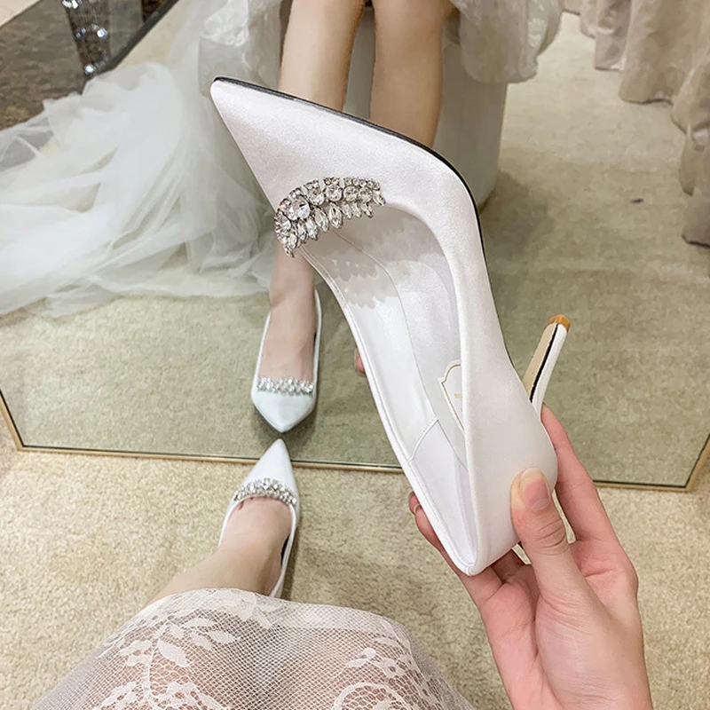 Wedding Shoes Women 2023 New White Bridal Dress Diamond Princess Satin Bridesmaid Champagne Gold Personal Customize Color Heels
Wedding Shoes Women 2023 New White Bridal Dress Diamond Princess Satin Bridesmaid Champagne Gold Personal Customize Color Heels