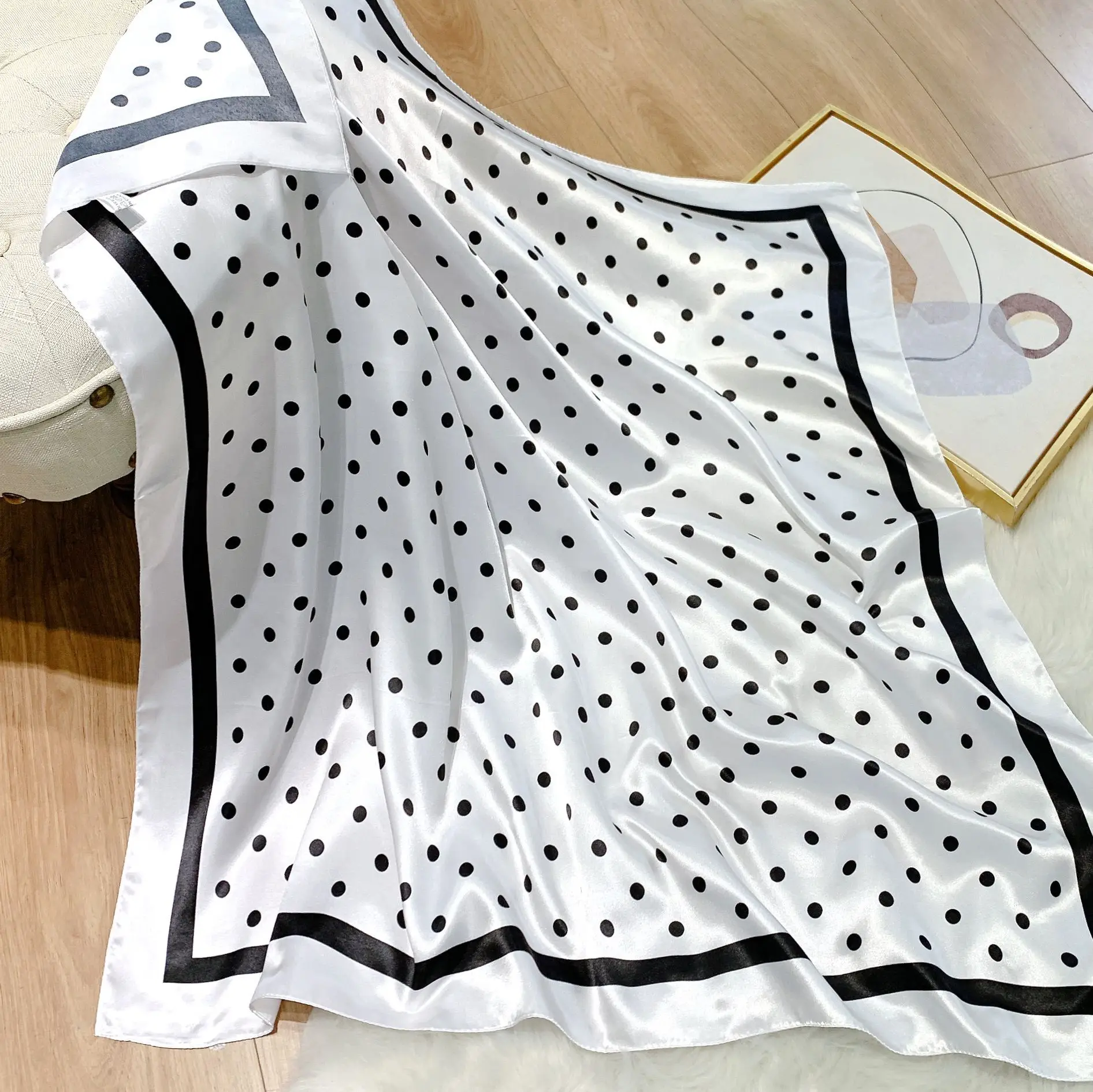 Spot Print Headband Silk Satin Scarf square Women Muslim Hijab Elegant Neckerchief design brand Shawl Wraps Hair Bandana 2022
Spot Print Headband Silk Satin Scarf square Women Muslim Hijab Elegant Neckerchief design brand Shawl Wraps Hair Bandana 2022
