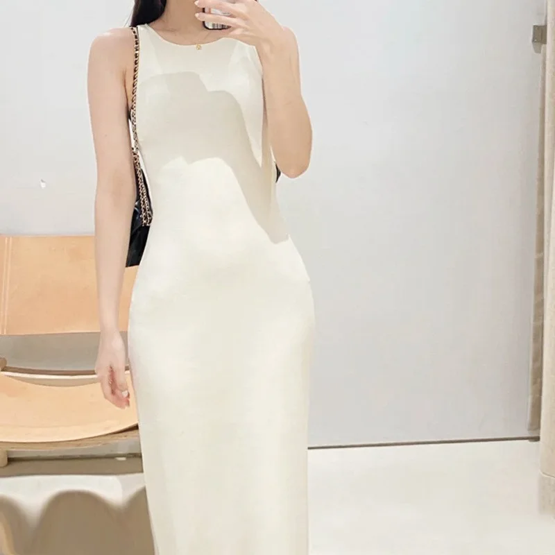 2023 Autumn And Winter New Women's Slim Knitted Vest One-piece Temperament Long Dress
2023 Autumn And Winter New Women's Slim Knitted Vest One-piece Temperament Long Dress