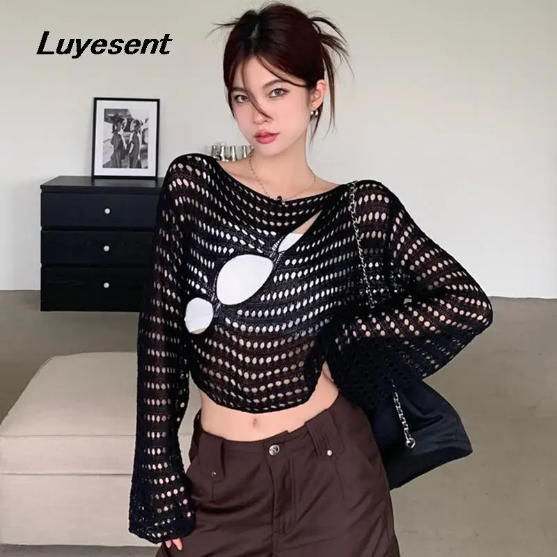Female Street Thin Pullover Sweater Harajuku Lady Hollow Out Hole O Neck Loost Swaeters Black White Outdoor Autumn Knitted Top
Female Street Thin Pullover Sweater Harajuku Lady Hollow Out Hole O Neck Loost Swaeters Black White Outdoor Autumn Knitted Top