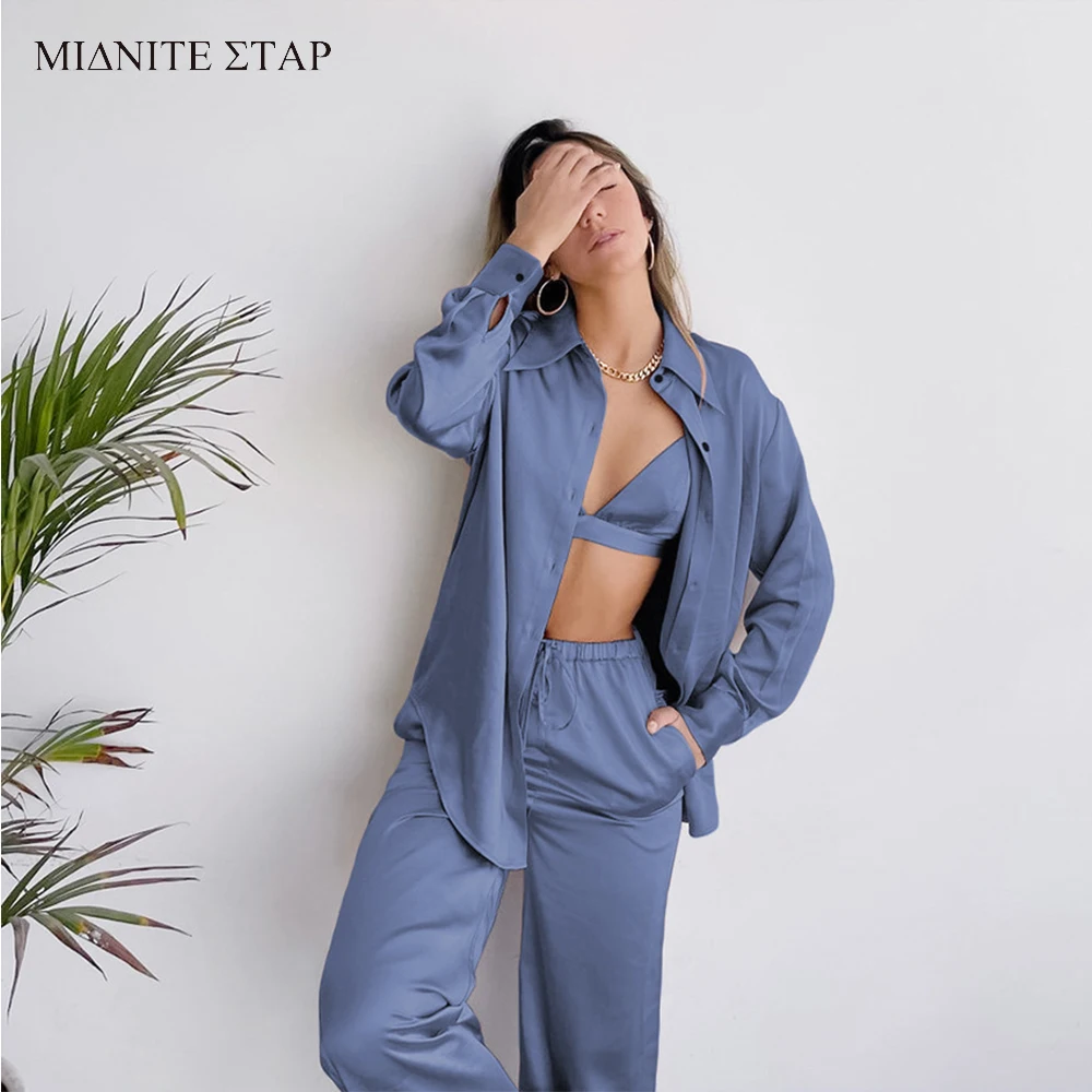 Повседневное осеннее нижнее белье MIDNITE STAR, шелковая рубашка, блузка, брюки, женские пижамы, комплект из трех предметов, атласный модный домашний костюм
Повседневное осеннее нижнее белье MIDNITE STAR, шелковая рубашка, блузка, брюки, женские пижамы, комплект из трех предметов, атласный модный домашний костюм