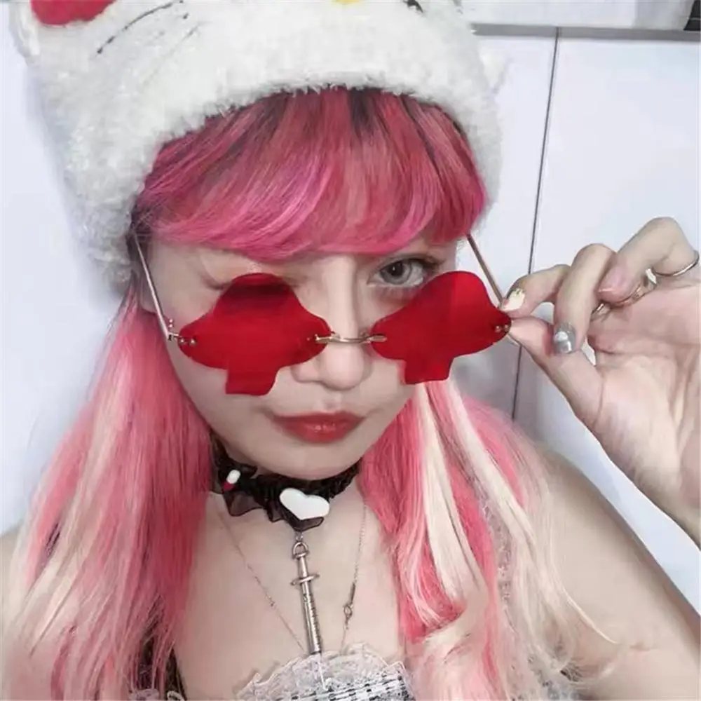 Trendy Mushroom Shape Sunglasses for Women Irregular Rimless Mushroom Glasses Fun Sun Glasses Halloween Party Favor 2022 New
Trendy Mushroom Shape Sunglasses for Women Irregular Rimless Mushroom Glasses Fun Sun Glasses Halloween Party Favor 2022 New