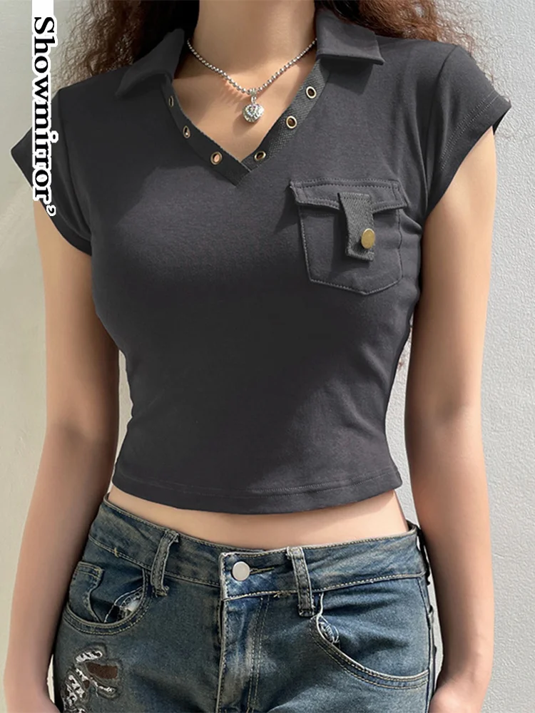 Футболка с V-образным вырезом, коротким рукавом и карманами
Футболка с V-образным вырезом, коротким рукавом и карманами